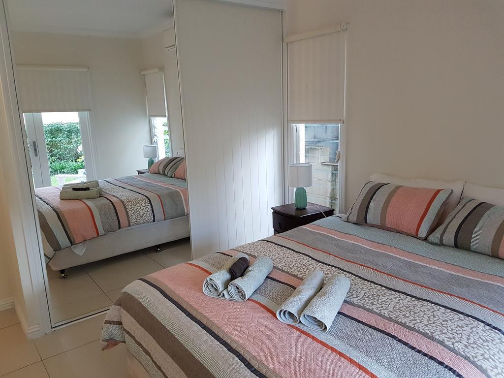 Modern 3 Bedroom Apartment In Traditional Queenslander , Patio, Leafy Yard, Pool Brisbane Esterno foto